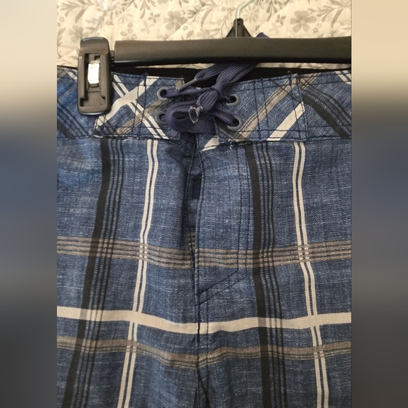 Mossimo Supply Co. Cargo Shorts Men's Size 36 Blue Plaid Pockets 11" Inseam - Picture 2 of 5